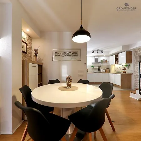 Amazing Villa Mari Near Beautiful Beach In Zadar *