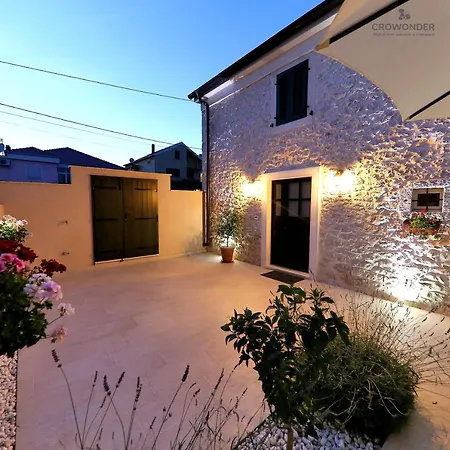 Amazing Villa Mari Near Beautiful Beach In Zadar *
